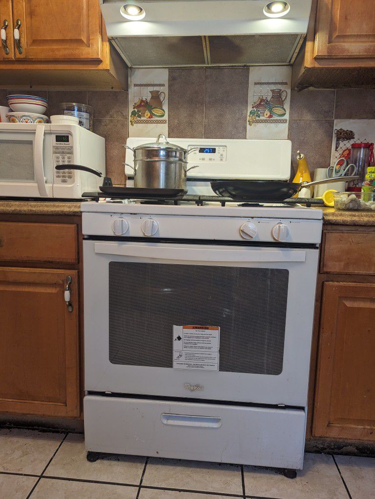Whirlpool 30 inch Gas Stove 