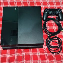 PLAYSTATION 4 SYSTEM WITH 3 GAMES 