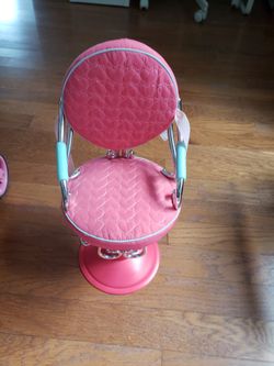 18" Doll Hight Chair. Great Condition