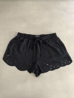 brandy melville || rare cutout shorts