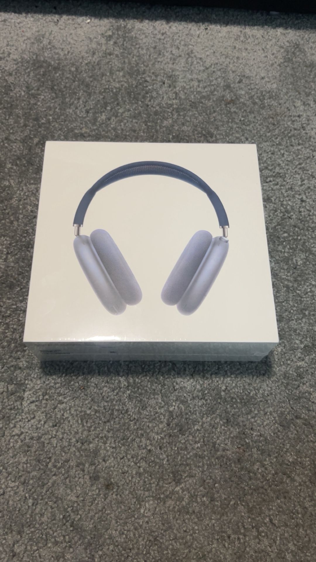 Blue Apple Airpod Maxes *Sealed*