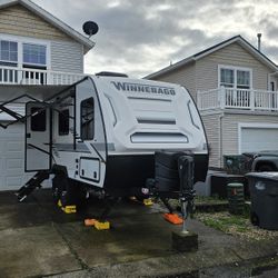 2022 Winnebago 1708 FB Micro Minnie
