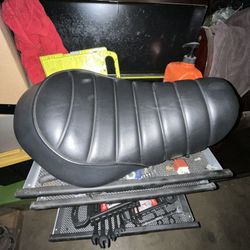 Iron 883 Seat