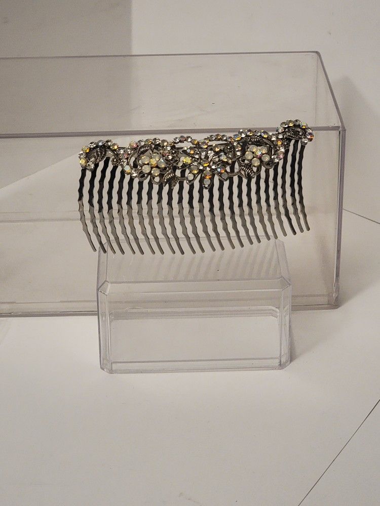 Vintage Rhinestone White Flower Comb