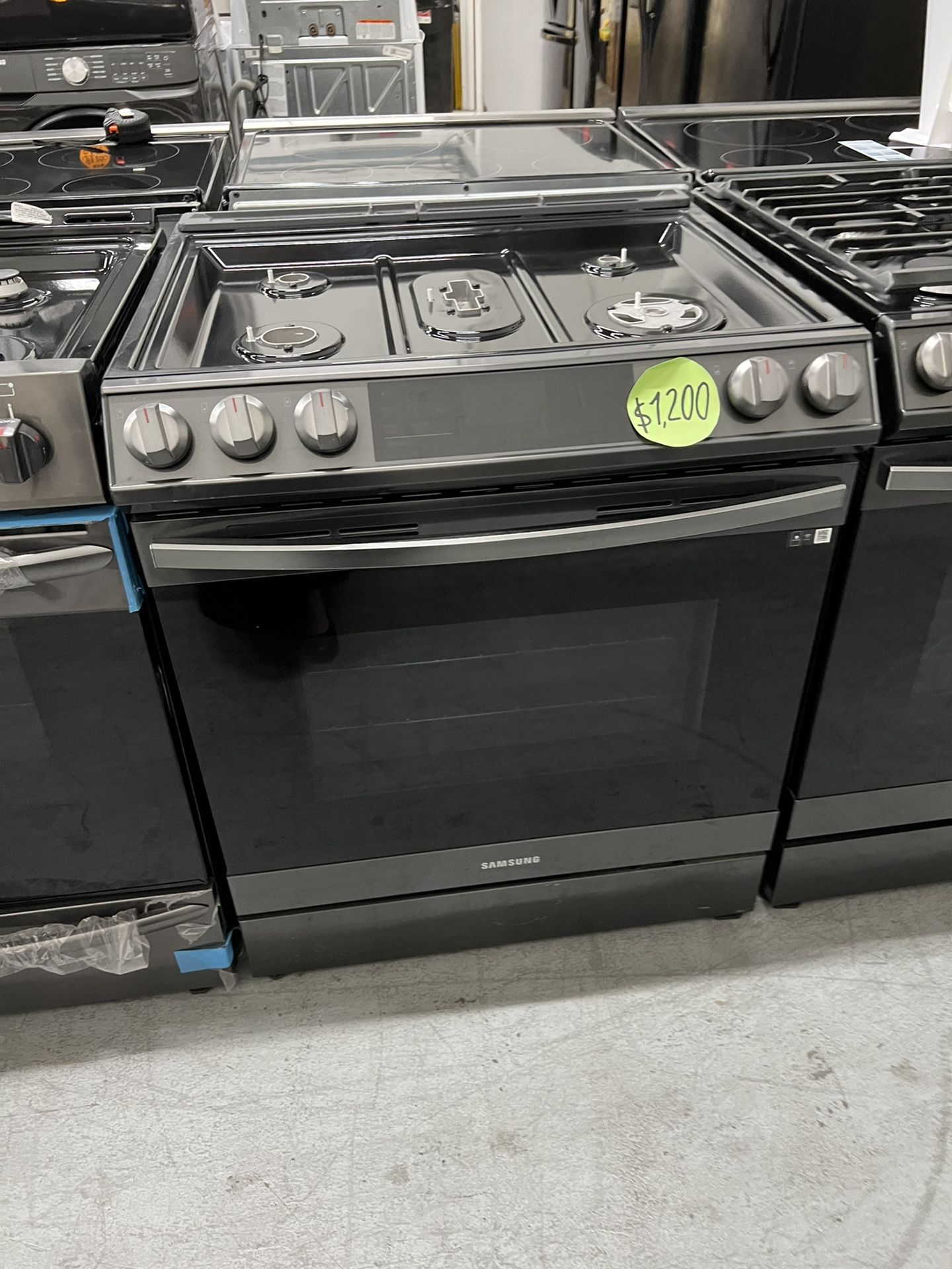 Samsung Slide In Gas Range With Air Fry New Scratch And Dent for Sale