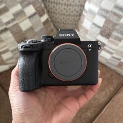 Sony A7IV Mirrorless Camera - Black - Body Only 