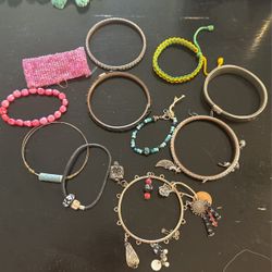 Bracelets 