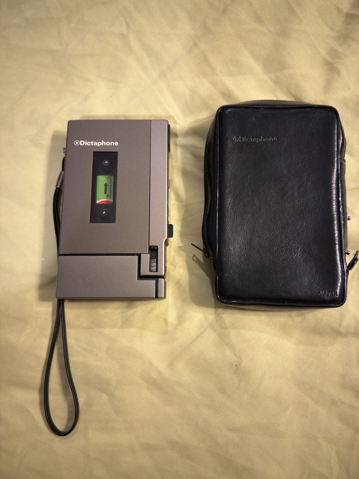Walkman Sanyo Cassette Recorder Dictaphone Model 220 