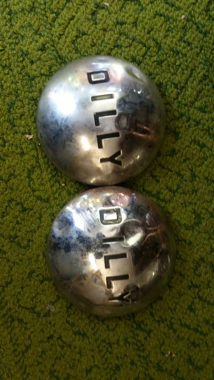 Original vintage Dilly hub caps