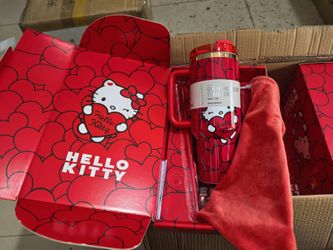 Hello Kitty Valentine’s Day Edition Stanley Gift Box 
