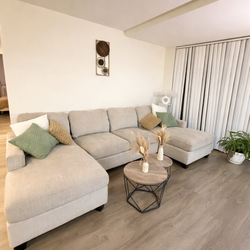 U-Shape Sectional Sofa – Like New