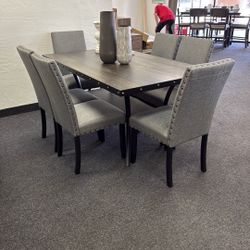 Dining Table With 6 Grey Linen Chairs 