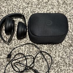 Beats Solo 4 Bluetooth Headphones (Like New)