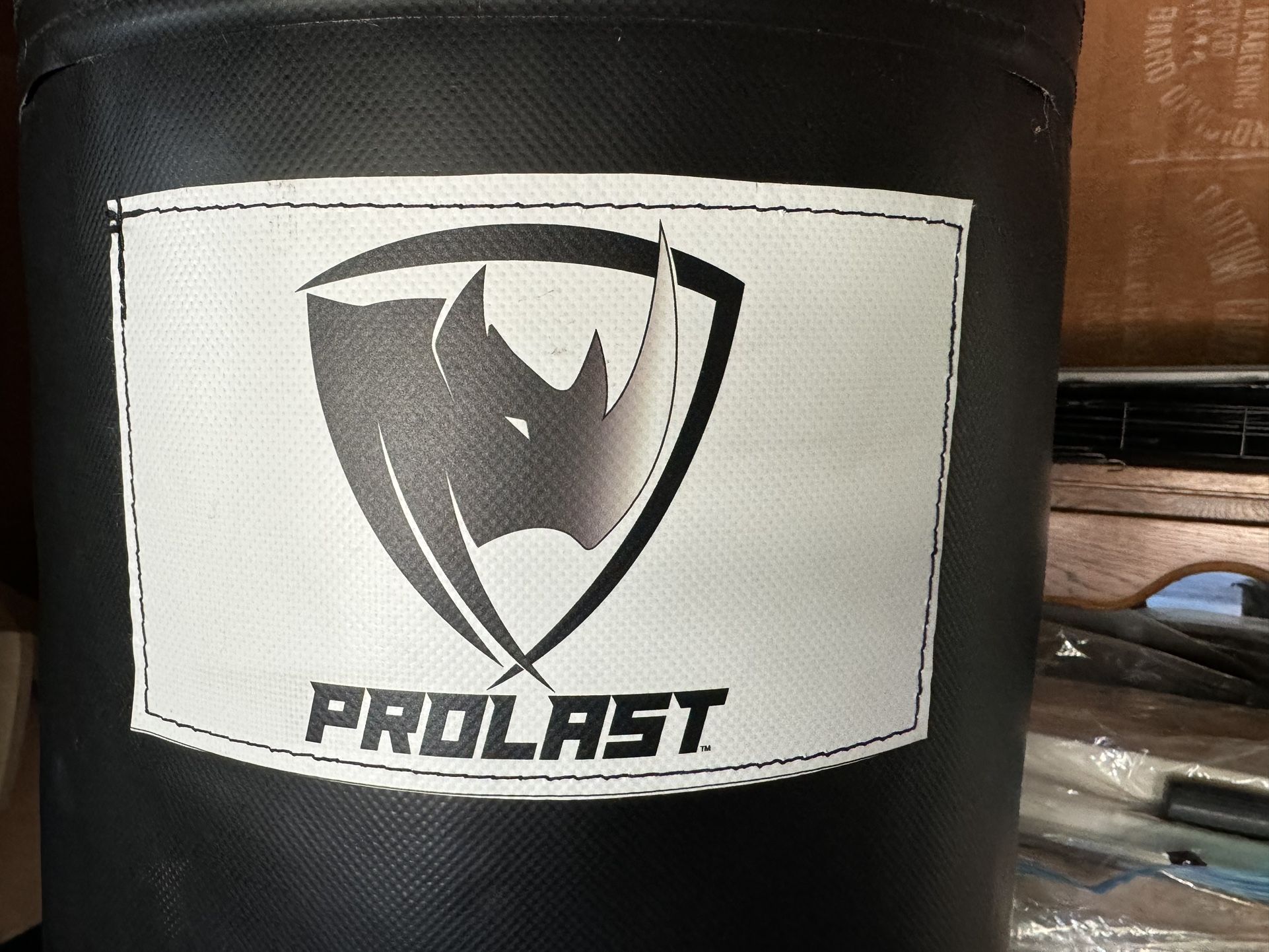 Prolast 80# Heavy Bag + Everlast Stand