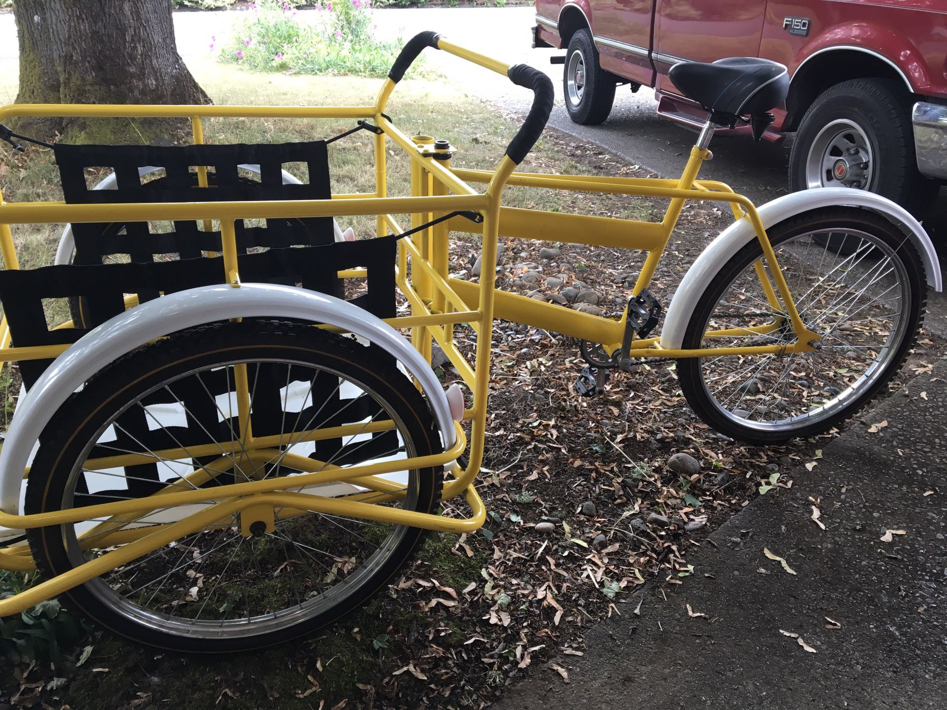 Cargo trike. Delivery trike. Cargo bike.