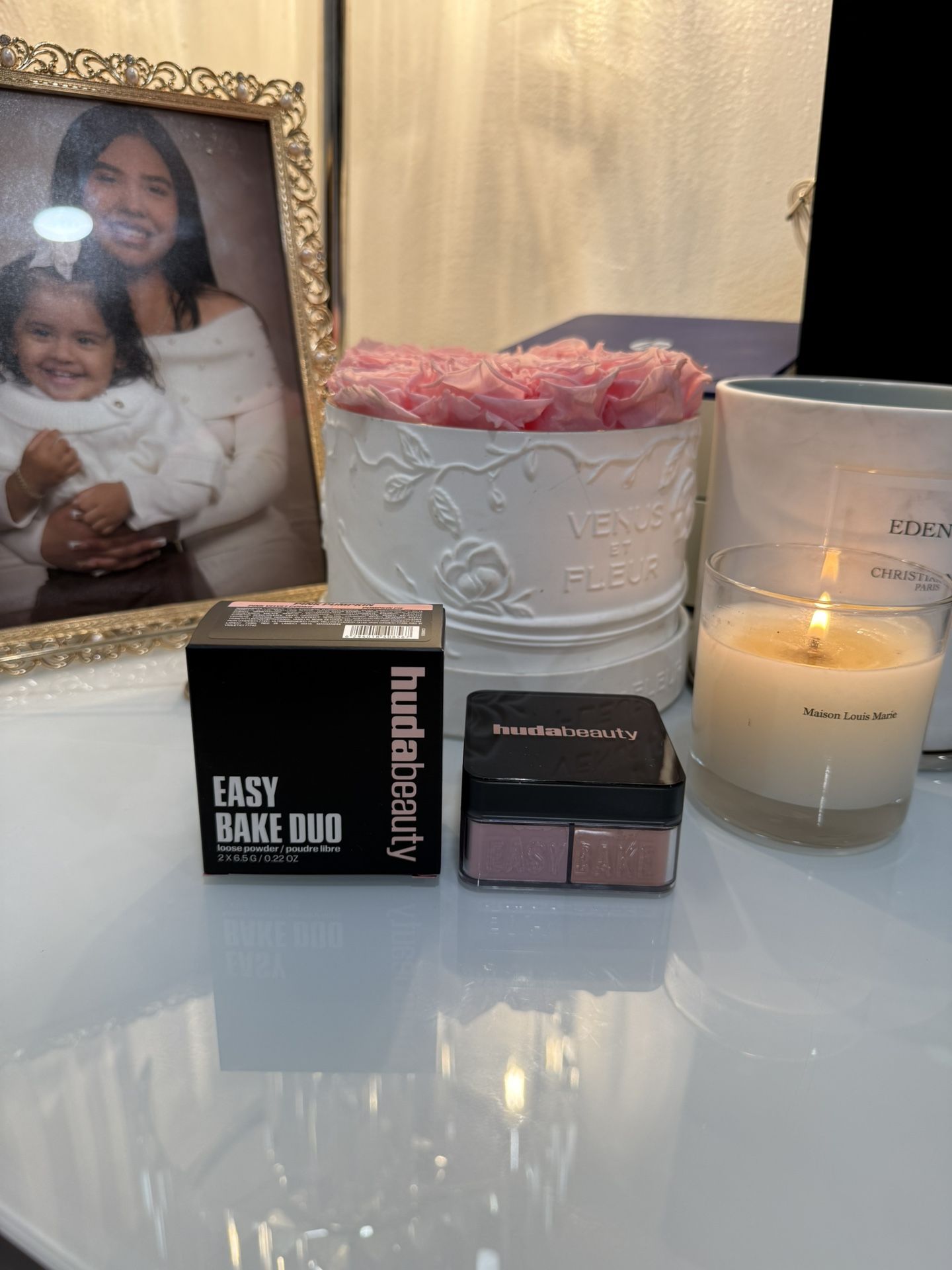 HUDA BEAUTY  Easy Bake Loose Powder Brightening + Correcting Duo💕