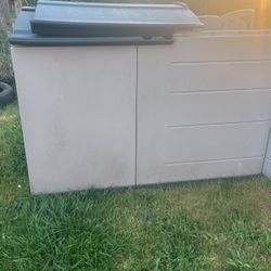 Rubbermaid Shed