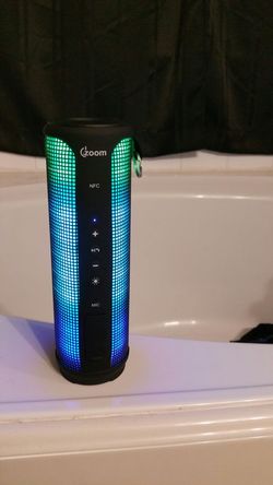 Izoom Bluetooth speaker with LED light show