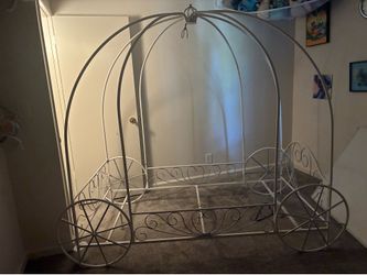 Carriage bed