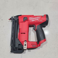Milwaukee
M12 FUEL 12-Volt Lithium-Ion Brushless Cordless 18-Gauge 1-1/2 in. Compact Brad Nailer (Tool Only)