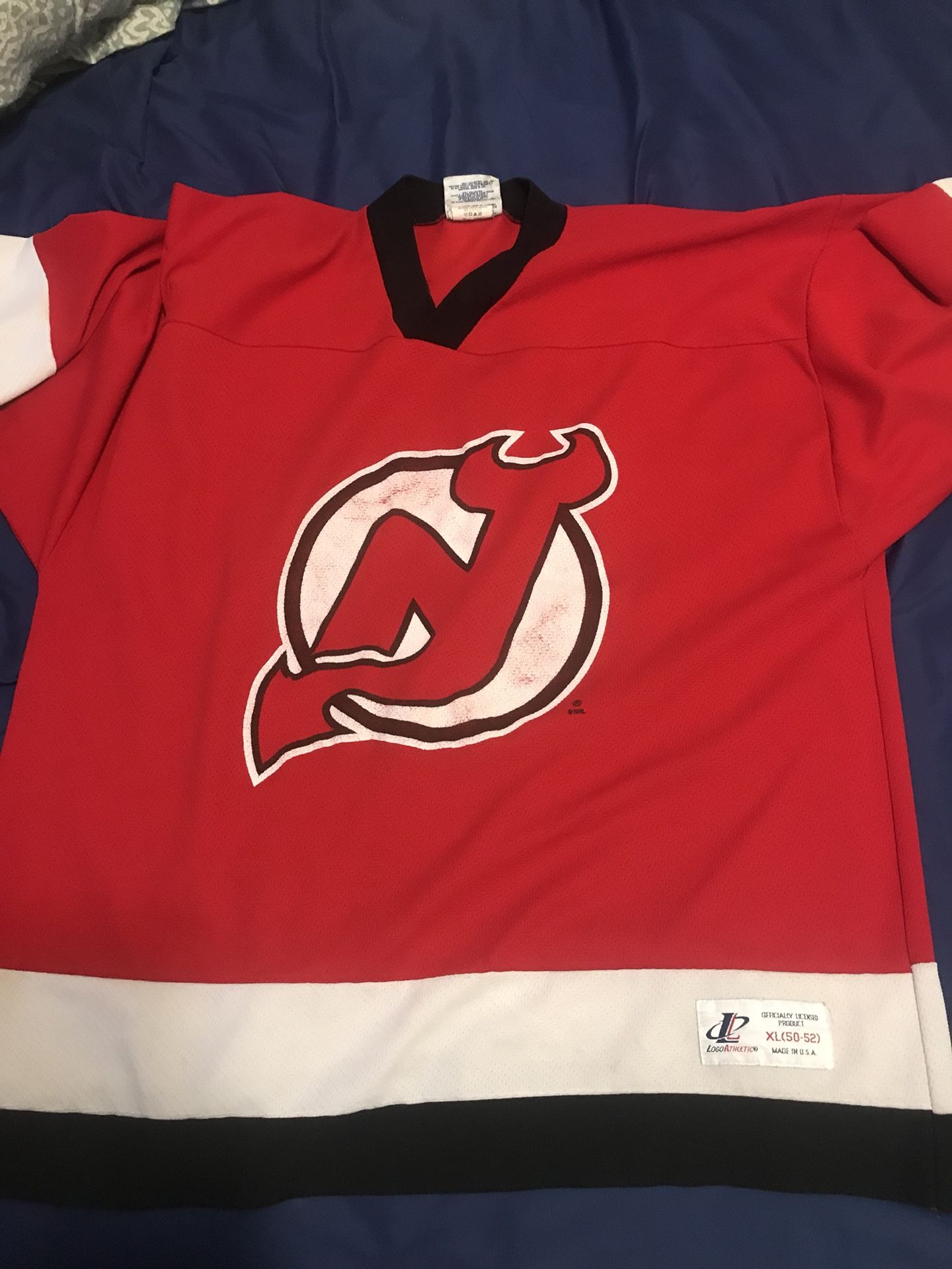 Vintage New Jersey devils hockey jersey