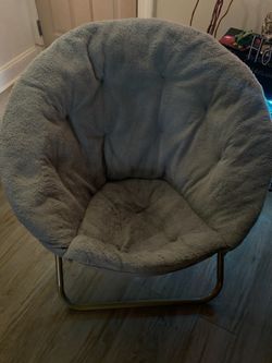 Chair 50$ or obo
