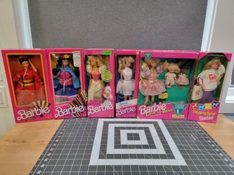 Lot 26 Mattel Barbies