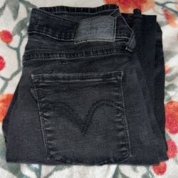 Women’s Black Levi’s 