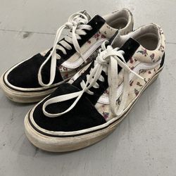 Vans: Size 9