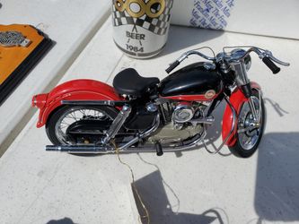 Harley Davidson Collectible Bikes