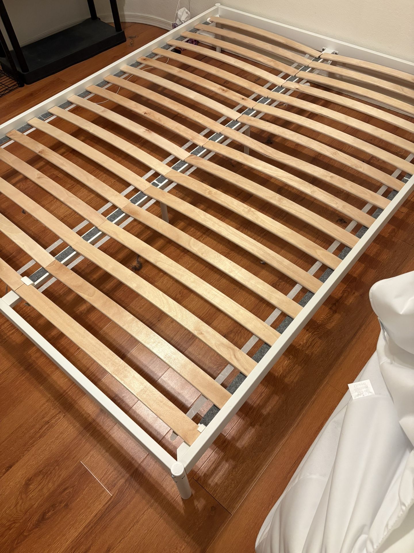 IKEA - Queen Vevelstad Bed Frame