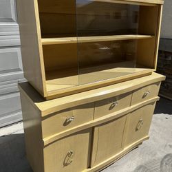 Vintage Hutch/China Cabinet