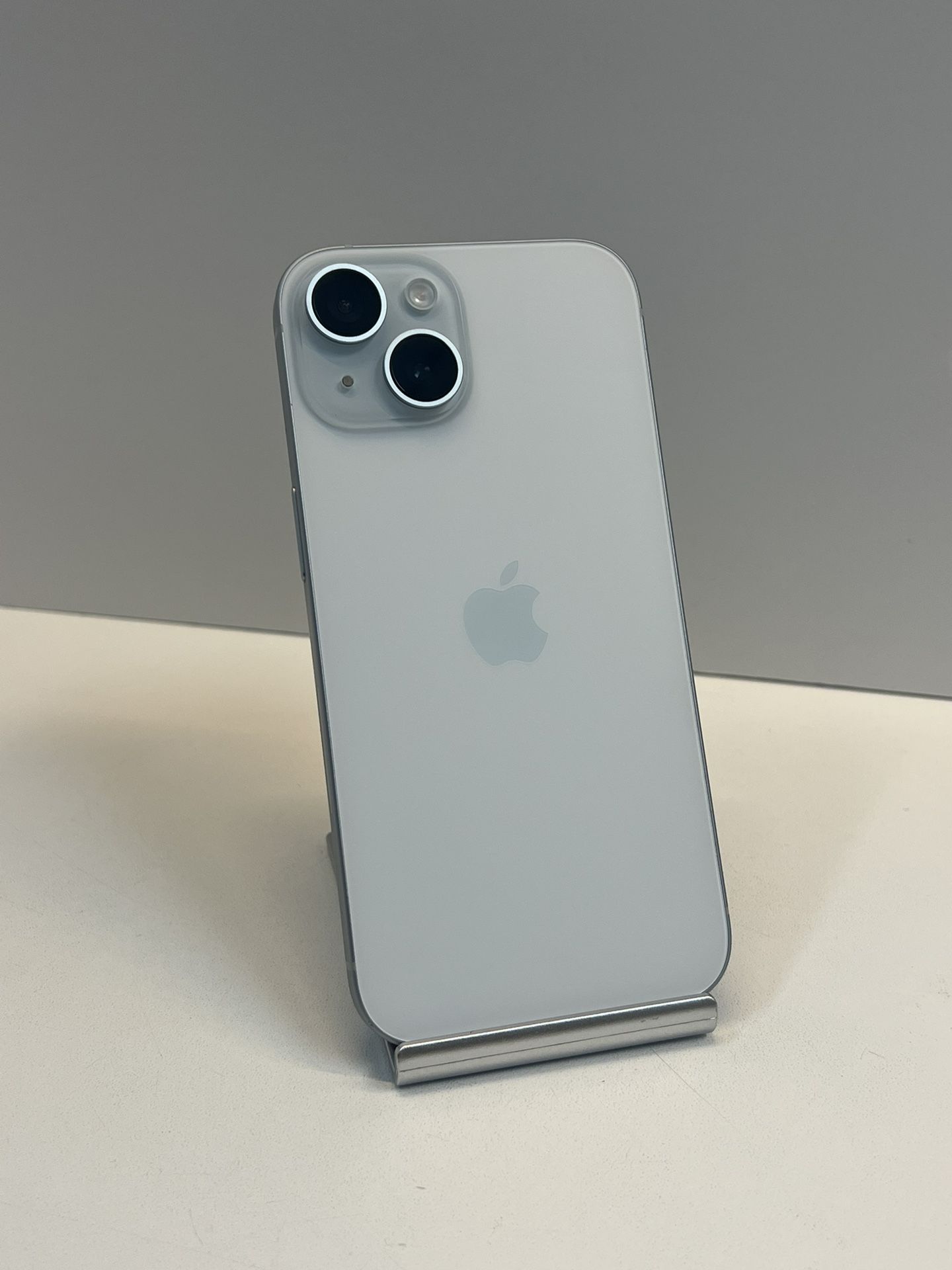 Apple Iphone 15 128gb. ( Factory Unlocked )