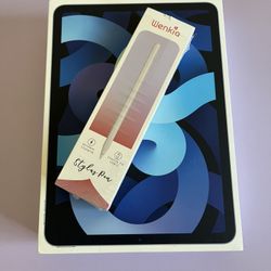 Apple iPad Air 4th Generation 64GB with Box, Pencil, keyboard case like new