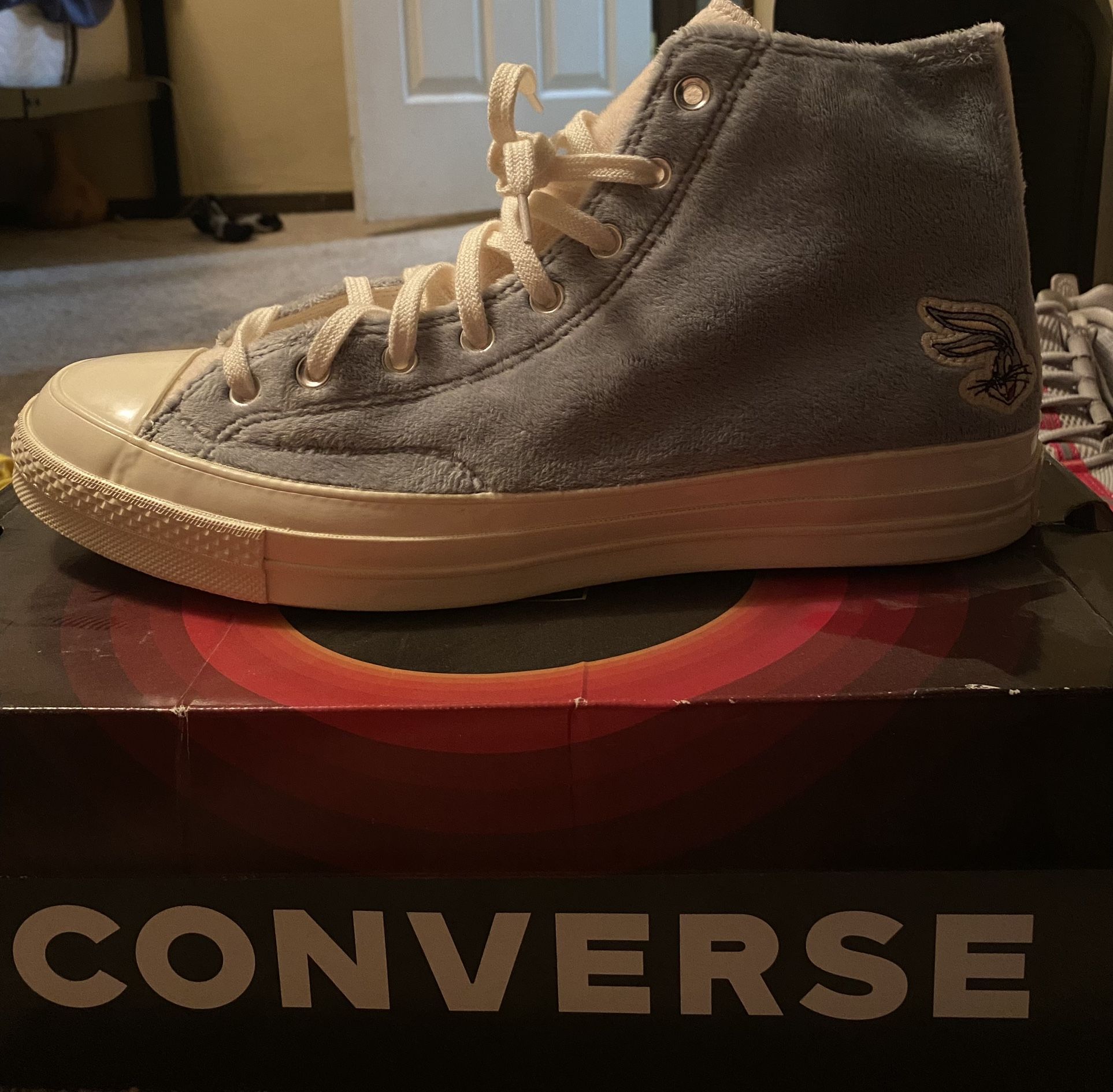 Mens Bugs Bunny Converse. Size 13