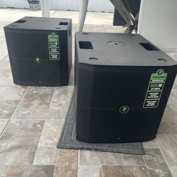 2 Subwoofers Mackie Thump 115 S  (1400watt) Cada Uno