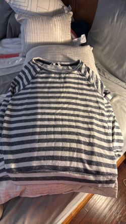 Women’s sweatshirt
