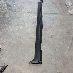 GMC TERRAIN RIGHT PASSENGER SIDE SKIRT ROCKER MOLDING PANEL OEM 2018 - 2021