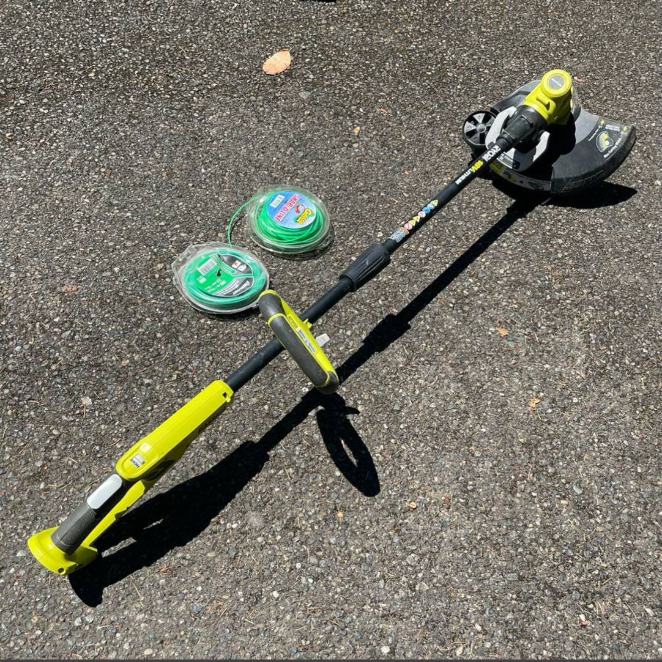 RYOBI EDGER Cordless Lawn Tool Plus String