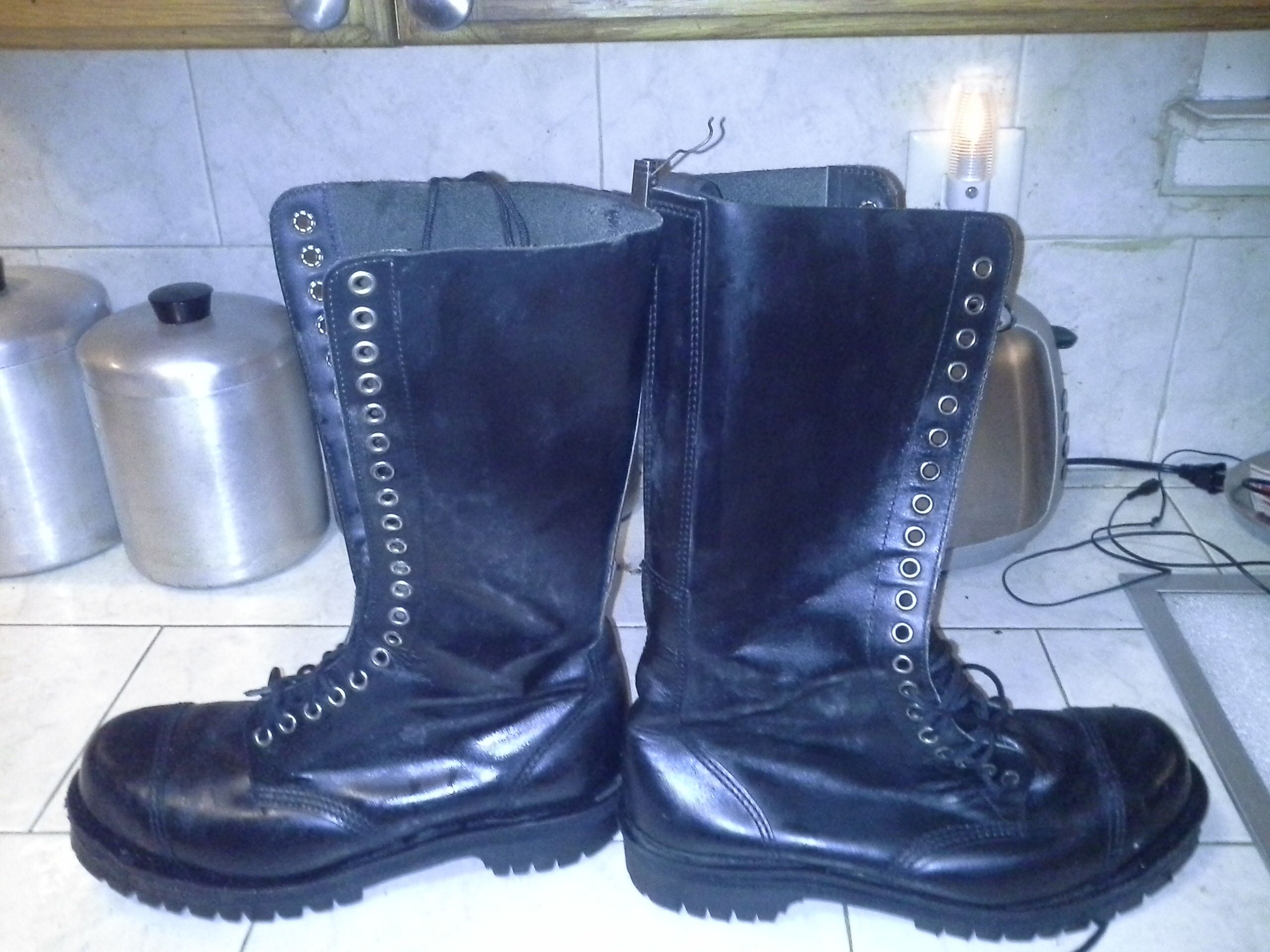 Vintage 1990 Getta Grip Boots By Doc.Martin 20 eye mens Leather Boots