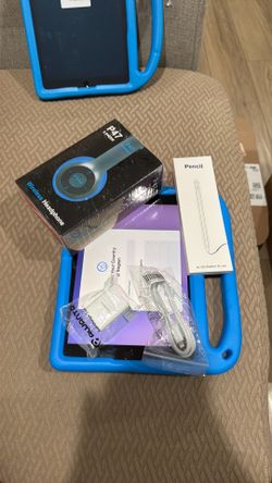 iPad 7th generation 32 gb with new stylus pen