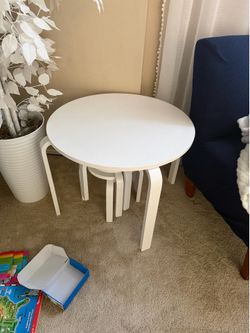 Kids table and 3 stool