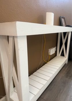 White Farmhouse Entryway Table