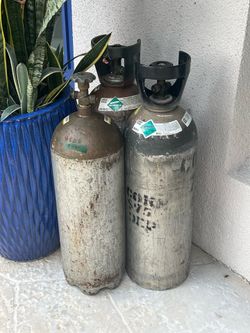 CO2 Cylinders