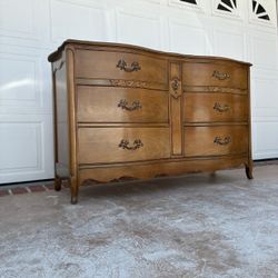 Vintage French Provincial Dresser