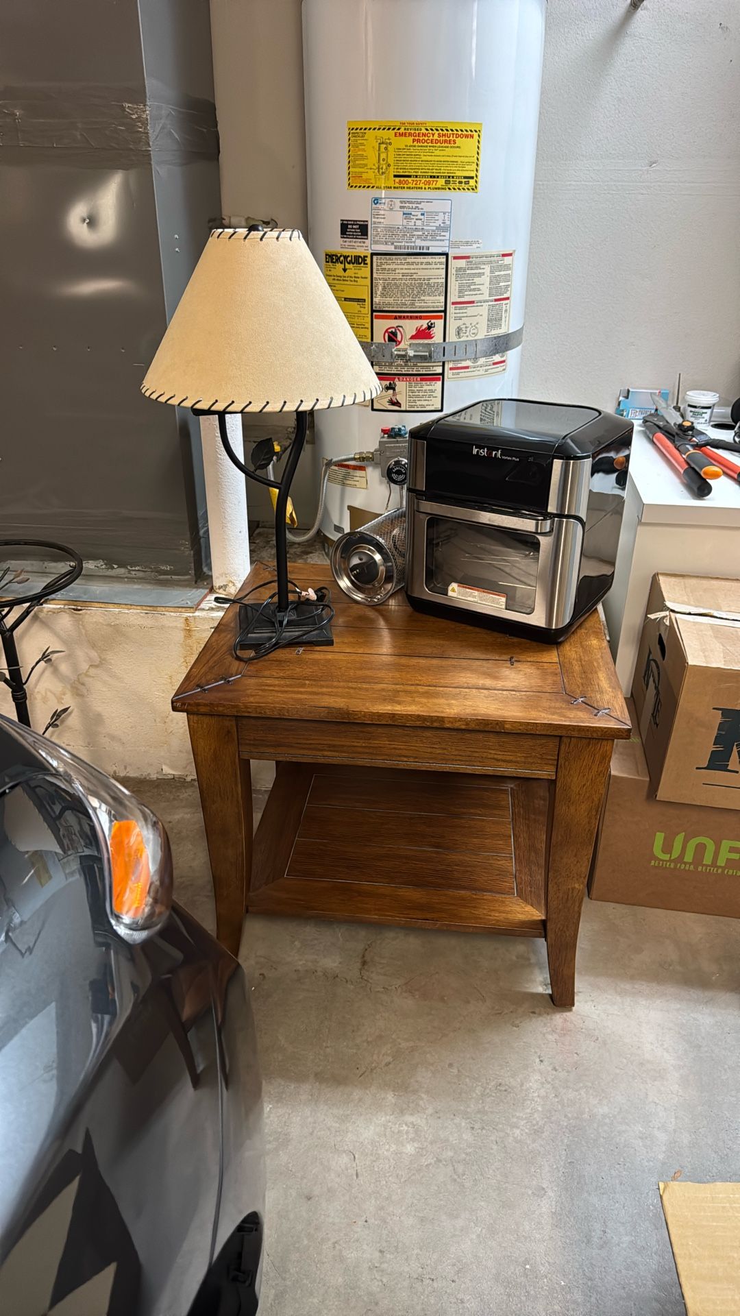 3 Great Items, End Table, Lamp And Instant Vortex Air Fryer And More With Accessories!