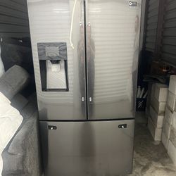 BUNDLE: Samsung Refrigerator & LG washer And dryer Set 