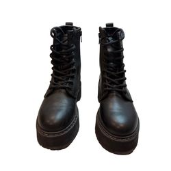 Steve Madden Bettyy1 Women's Combat Lug Boot Black Size 8 Round Toe Lace-Up New without box 