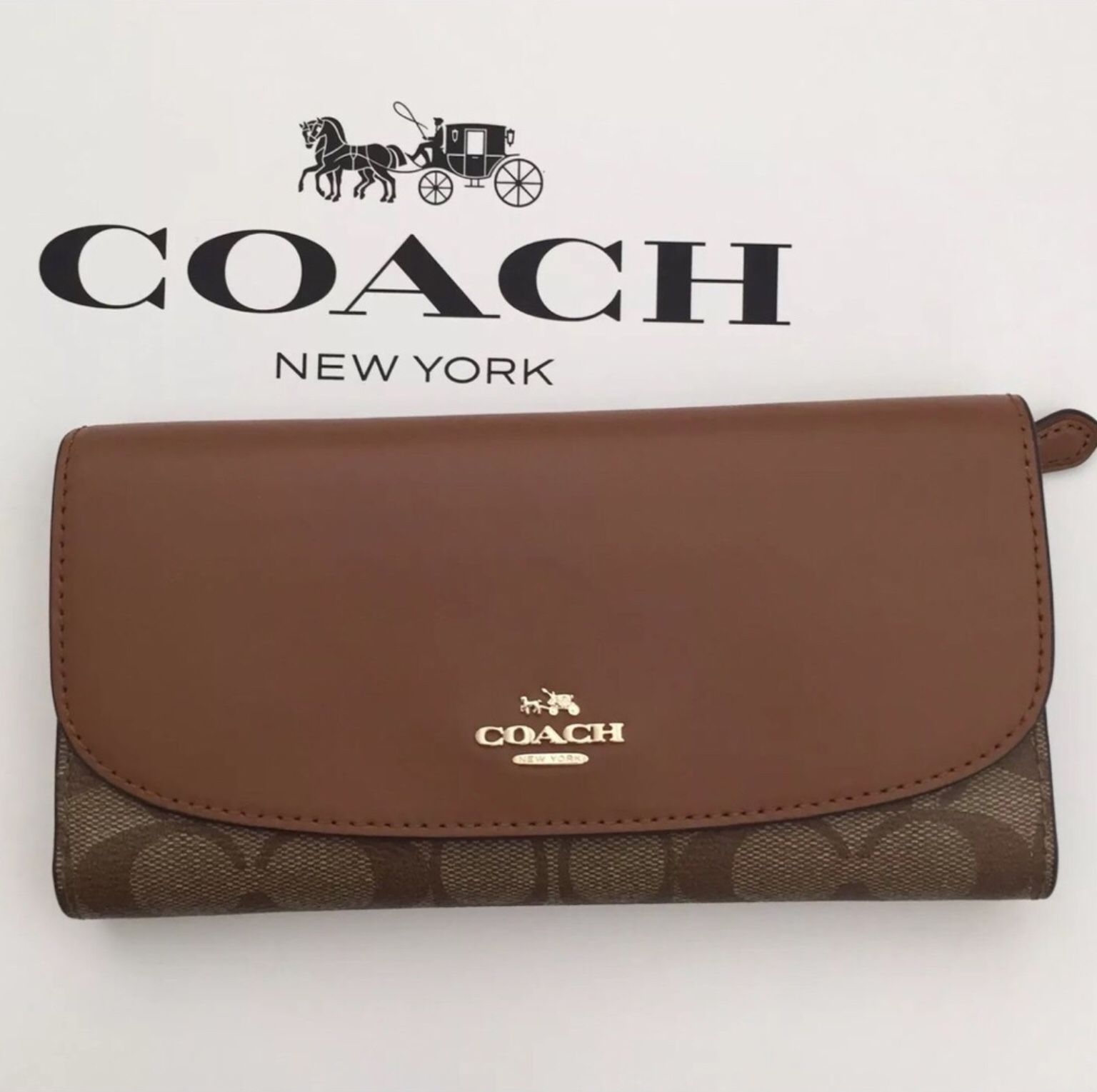 🌻Authentic Coach Checkbook Wallet In Signature NWT.