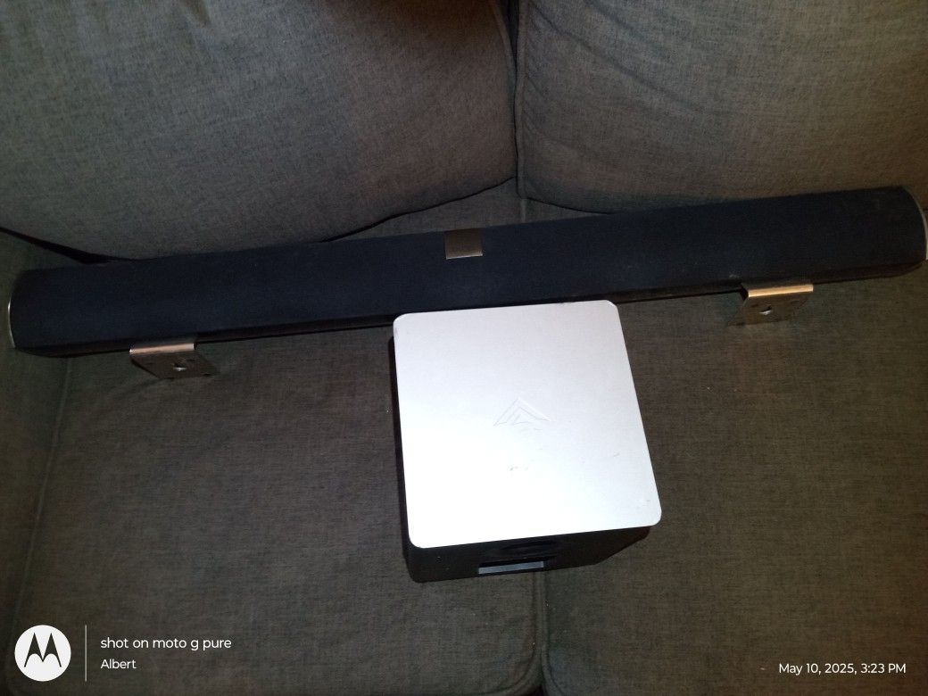 Vizio Sound Bar And Subwoofer 